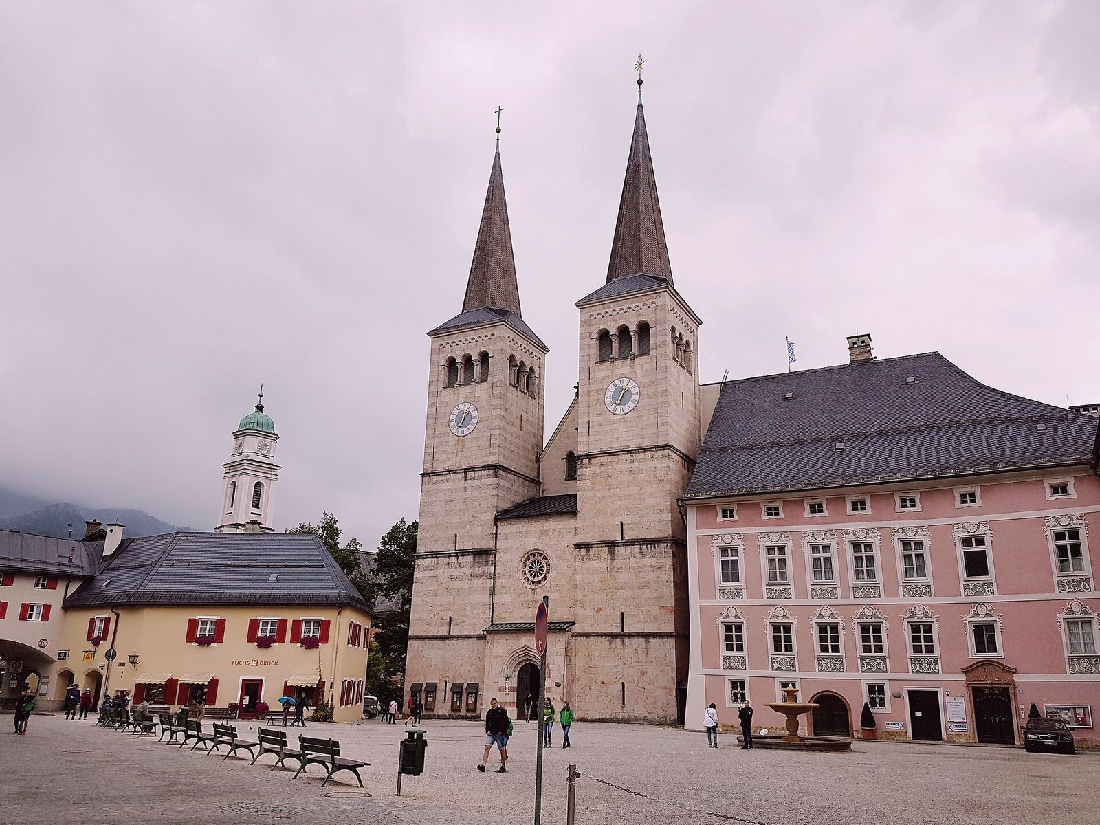 La place du château, au centre historique de Berchtesgaden
