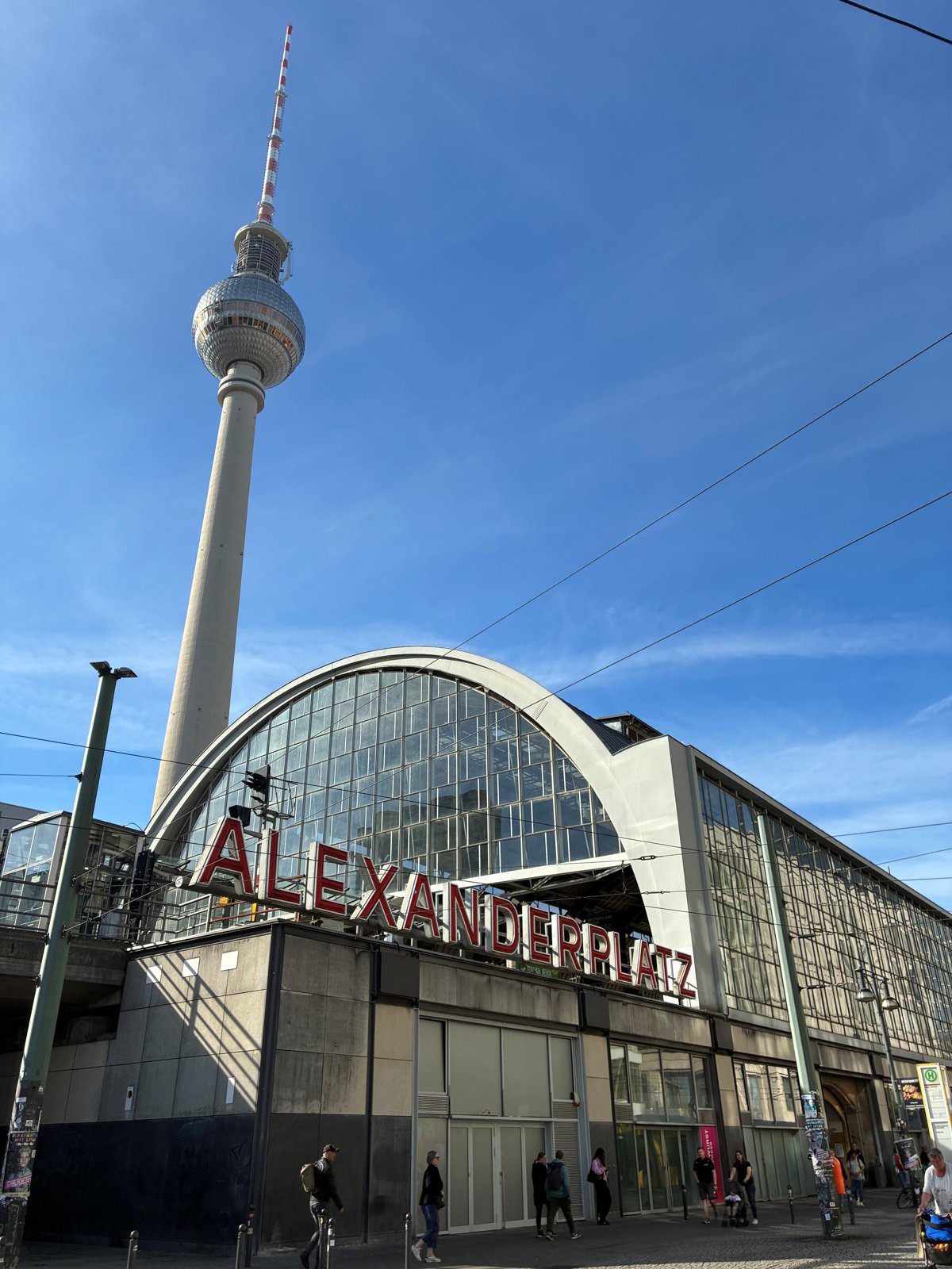 La torre de televisión sobre Alexanderplatz