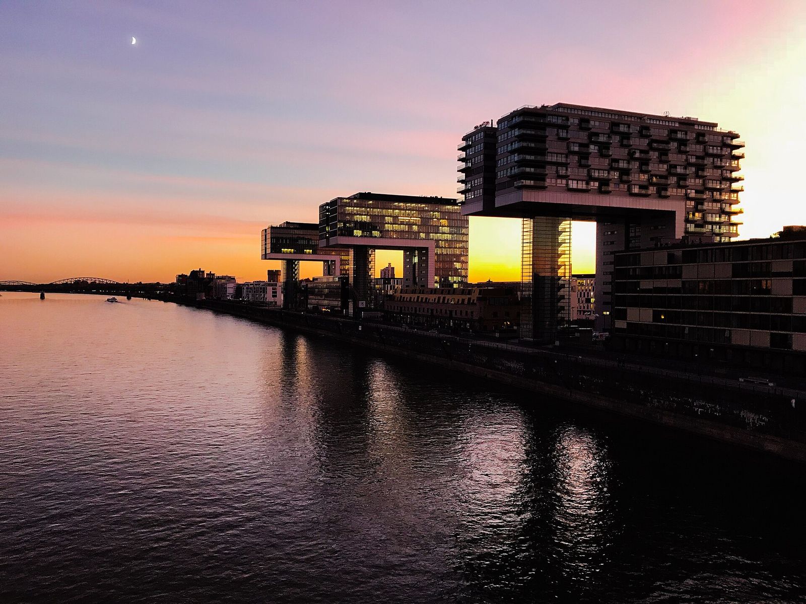 Le Rheinauhafen et ses immeubles en forme de grue