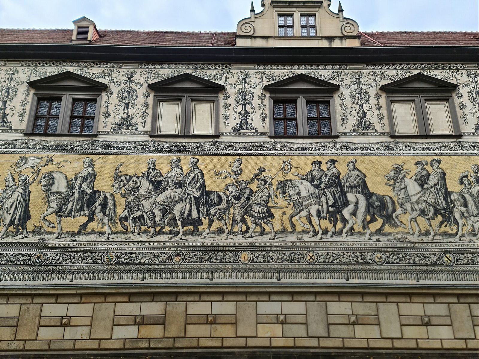 Der Fürstenzug an der Mauer des Residenzschlosses