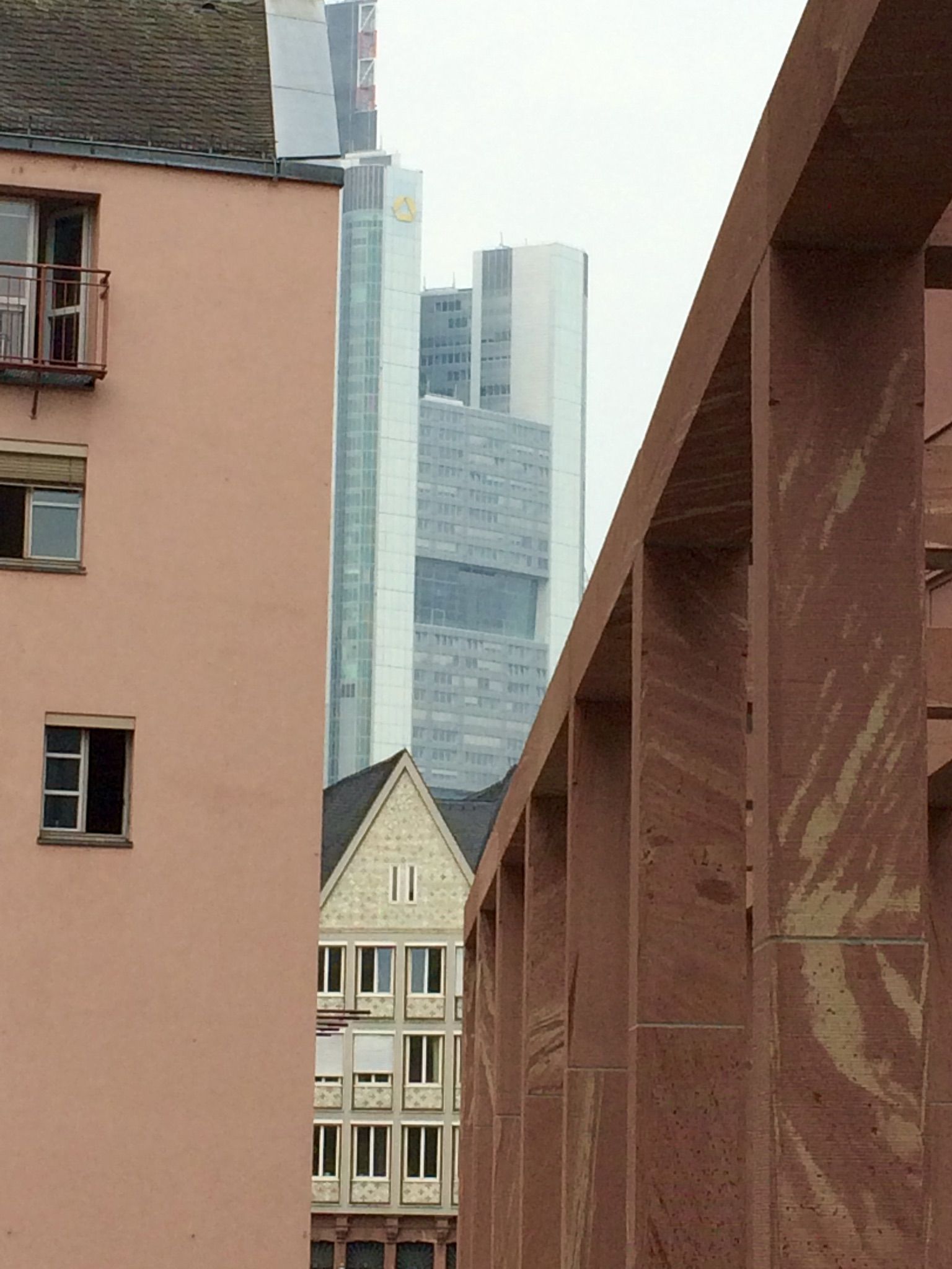 La nouvelle vieille ville et ses maisons reconstruites