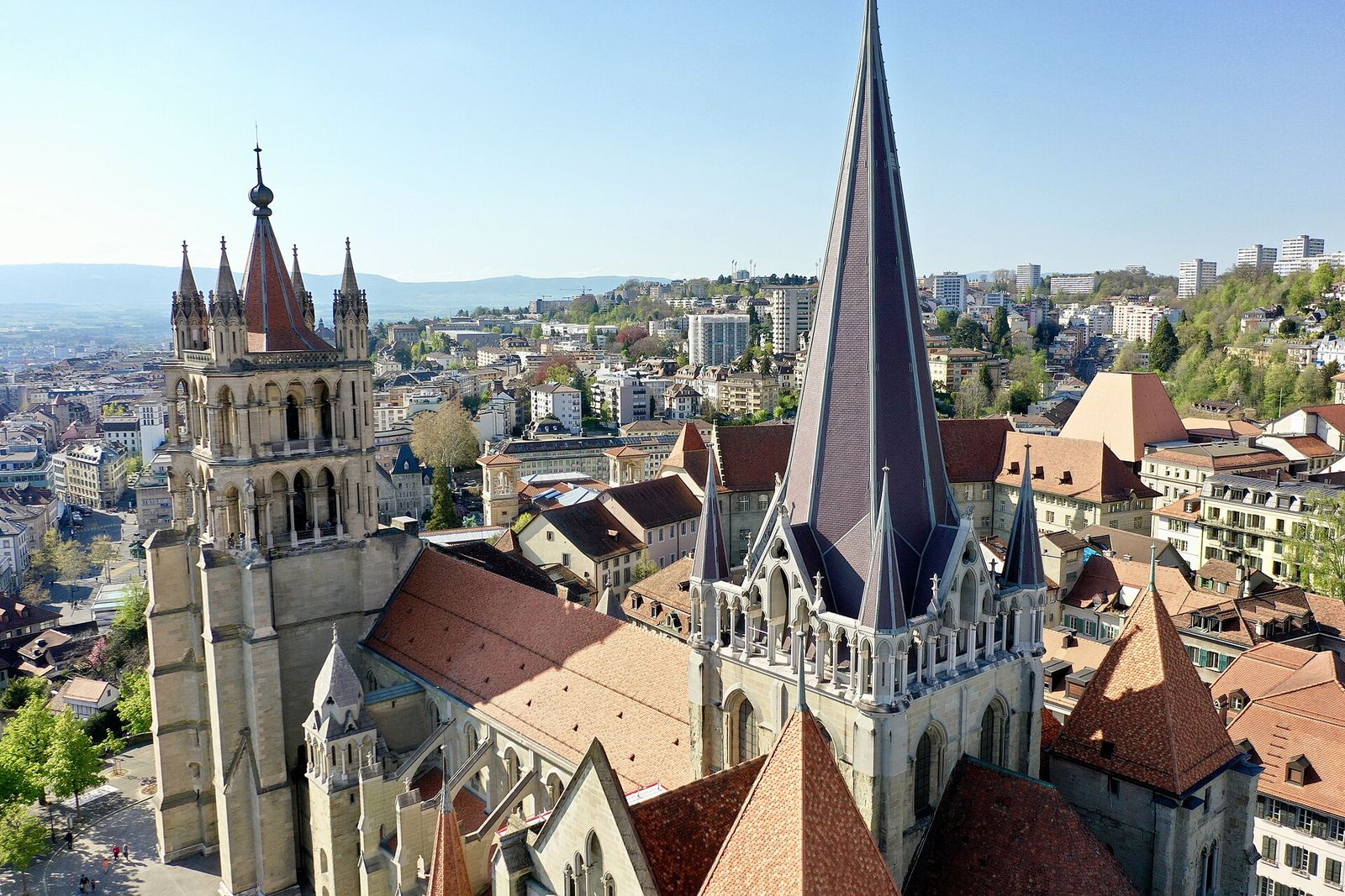 La cathédrale de Lausanne dominant la ville