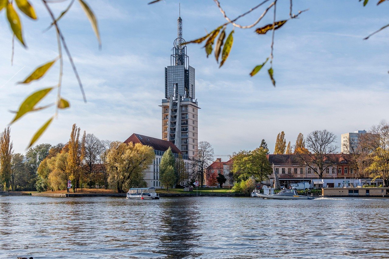 Vista del centro de Potsdam desde el Havel