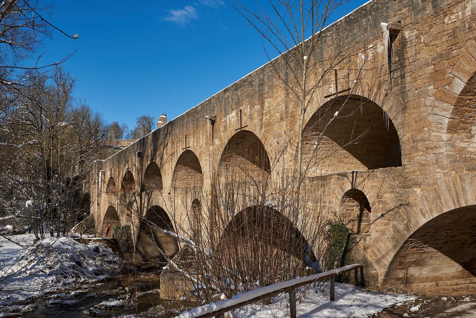 Le pont à deux étages, dans la vallée de la Tauber