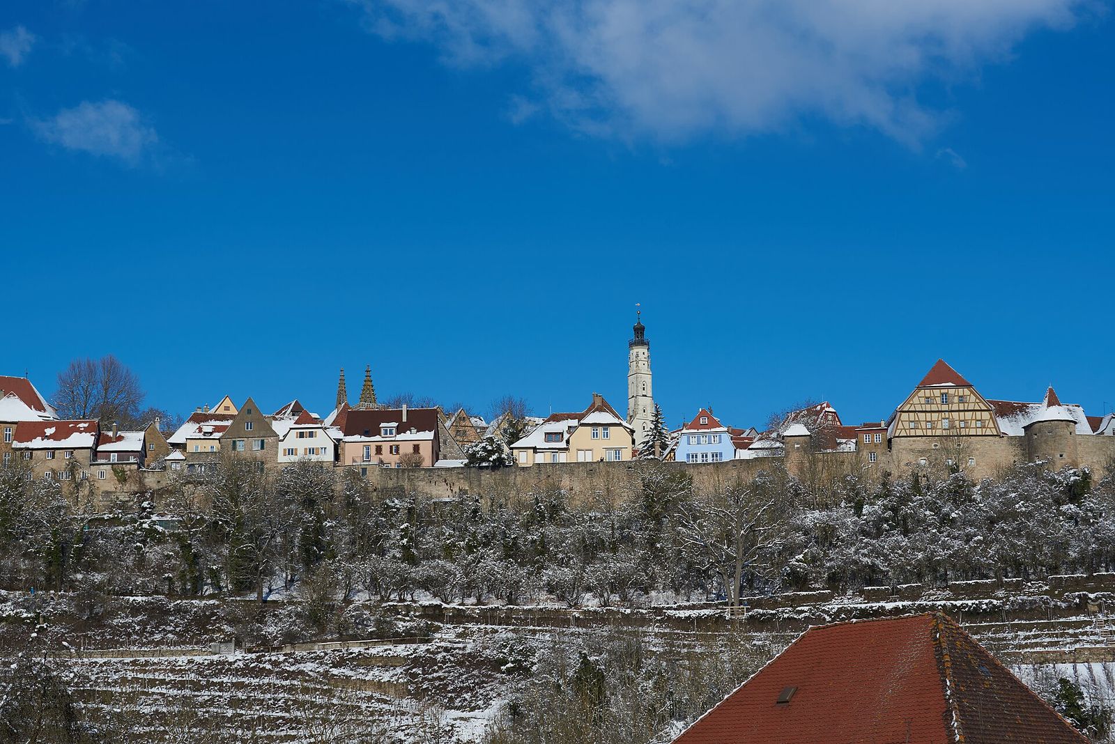 Panorama de la vieille ville depuis la vallée de la Tauber